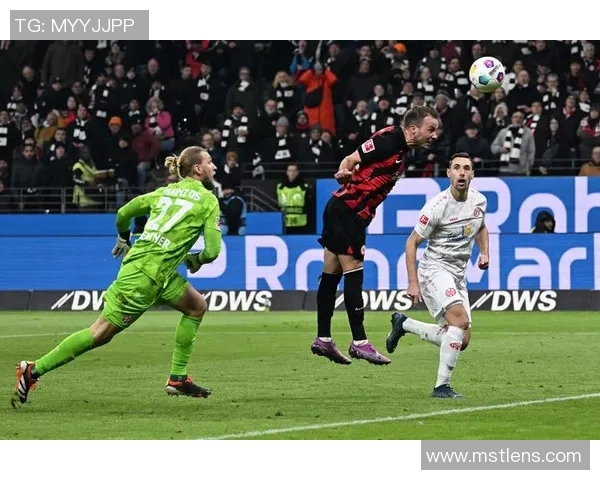 法兰克福足球的辉煌历程与未来展望:从德甲到欧洲赛场的崛起之路 法兰克福足球的辉煌历程与未来展望:从德甲到欧洲赛场的崛起之路