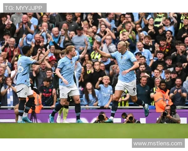 英超最新动态:曼联利物浦同陷困境阿森纳强势领跑势不可挡 英超最新动态:曼联利物浦同陷困境阿森纳强势领跑势不可挡